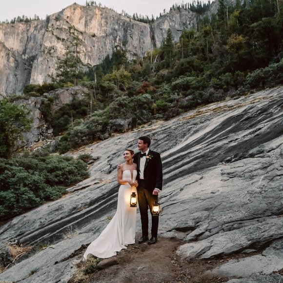 Petite BHLDN Willowby by Watters Brannox Wedding Gown - size 0/2 - Picture 6 of 14